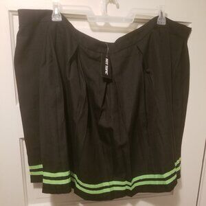 Hot Topic Pleet Skirt